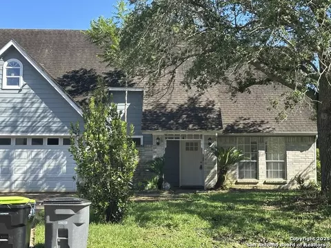 2616 El Camino Dr, Bay City, TX 77414