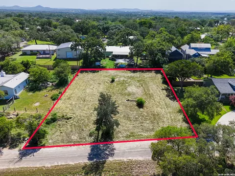314 Cherokee Dr, Bandera, TX 78003