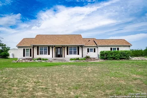 233 N Frk, Bandera, TX 78003
