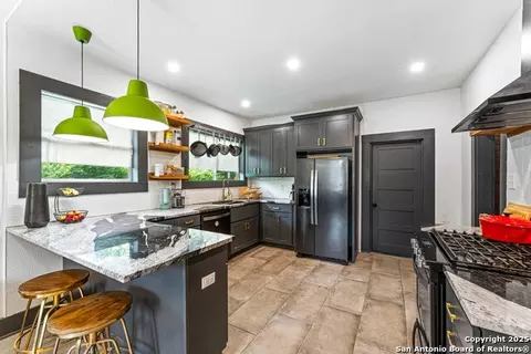 427 Hampshire, San Antonio, TX 78210