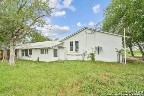 Other - 897 Zig Zag, Devine, TX 78016 photo 8 of 10