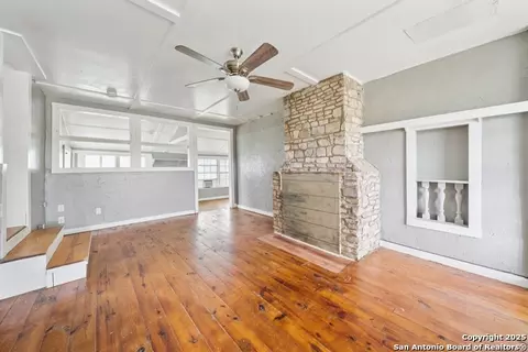Living - 897 Zig Zag, Devine, TX 78016 photo 2 of 3