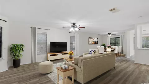 8523 Park Olympia, Universal City, TX 78148