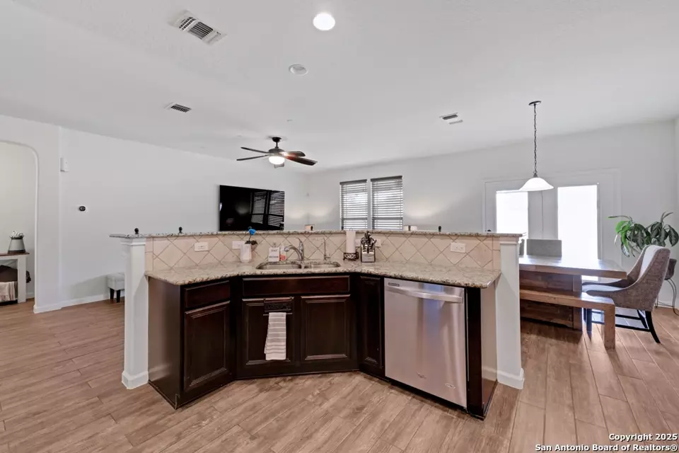 Kitchen - 1425 Jordan Xing, New Braunfels, TX 78130 photo 3 of 3