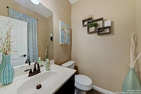 Bath - 1425 Jordan Xing, New Braunfels, TX 78130 photo 1 of 3