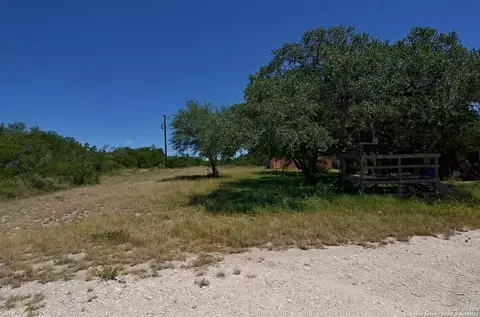 1641 Charco, Beeville, TX 78102 photo 7