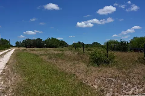 1641 Charco, Beeville, TX 78102 photo 17