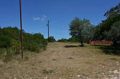 1641 Charco, Beeville, TX 78102 photo 5
