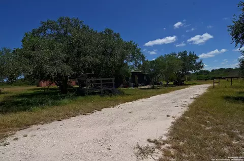 1641 Charco, Beeville, TX 78102 photo 6