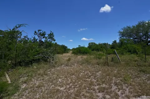 1641 Charco, Beeville, TX 78102 photo 10