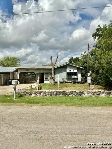 19615 Oil St, Somerset, TX 78069
