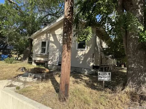 1604 Katy St, New Braunfels, TX 78130