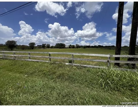 1219 Weil, Marion, TX 78124