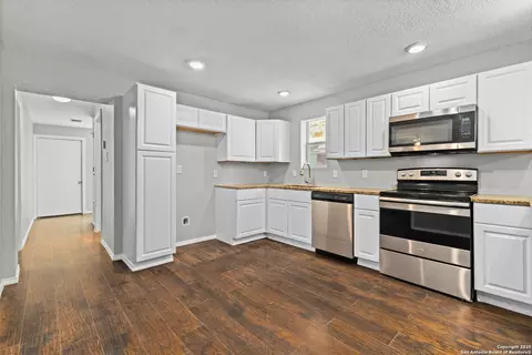 714 Hallie Ave, San Antonio, TX 78210