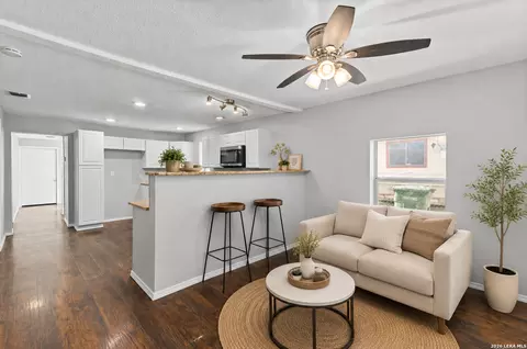 714 Hallie Ave, San Antonio, TX 78210