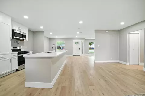 4142 Willow Grn, San Antonio, TX 78217