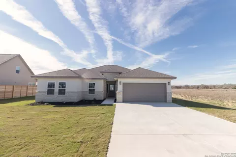 221 Colonial Ln, La Vernia, TX 78121