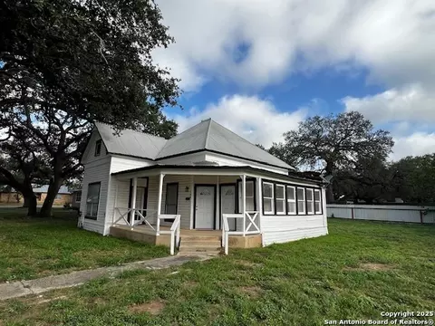 Other - 308 W Coker, Devine, TX 78016 photo 5 of 5