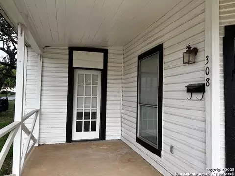 Exterior - 308 W Coker, Devine, TX 78016 photo 6 of 7