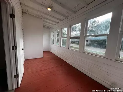 Exterior - 308 W Coker, Devine, TX 78016 photo 4 of 7