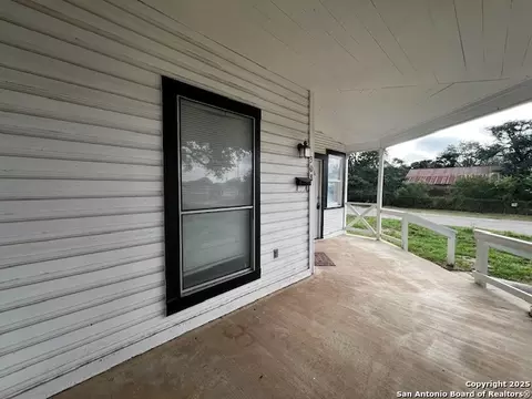 Exterior - 308 W Coker, Devine, TX 78016 photo 5 of 7