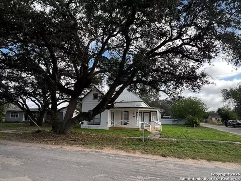 Exterior - 308 W Coker, Devine, TX 78016 photo 7 of 7