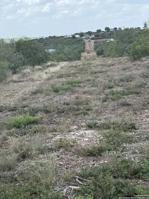 250 Private Road 6620, Devine, TX 78016 photo 6