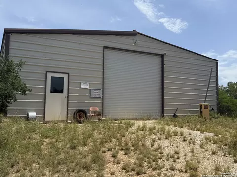 250 Private Road 6620, Devine, TX 78016 photo 3