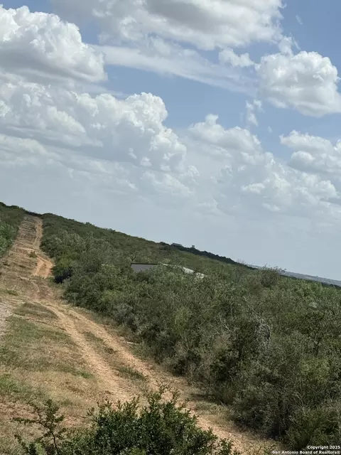 250 Private Road 6620, Devine, TX 78016 photo 5