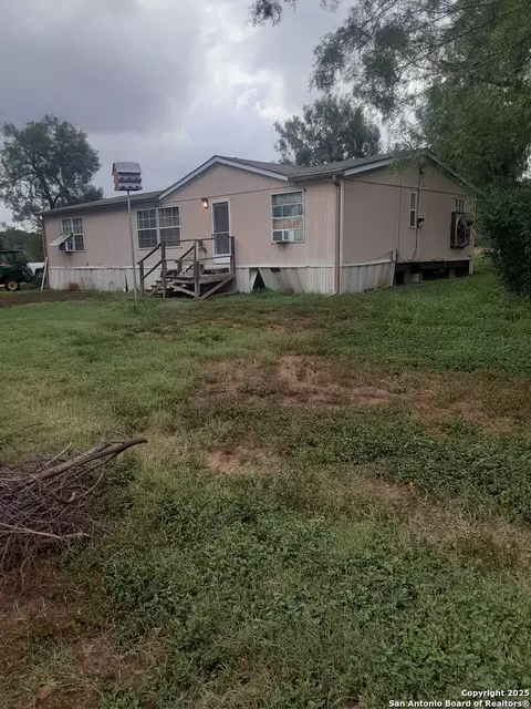 250 Private Road 6620, Devine, TX 78016 photo 2