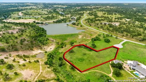 655 Lajitas Cv, Fredericksburg, TX 78624