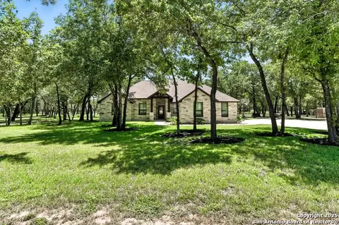 309 Hickory Trl, La Vernia, TX 78121
