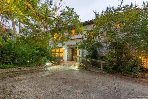 208 Terrell, Terrell Hills, TX 78209