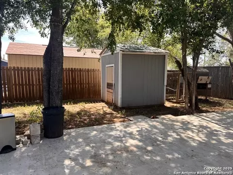 7614 Von Ormy, Von Ormy, TX 78073 photo 6