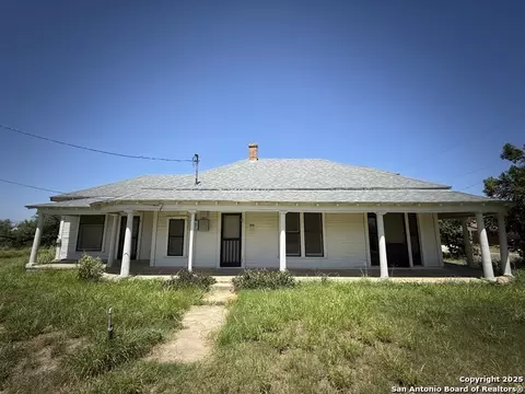 306 N 10th, Carrizo Springs, TX 78834