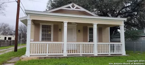 2008 S Olive St, San Antonio, TX 78210