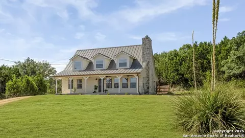 107 Ridge View Dr, Boerne, TX 78006
