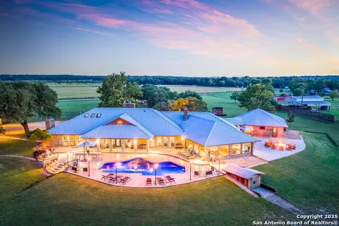 871 Chimney Valley Rd, Blanco, TX 78606