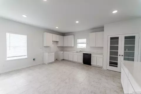 5202 Olene Flts, Von Ormy, TX 78073 photo 6
