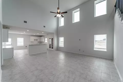 5202 Olene Flts, Von Ormy, TX 78073 photo 2