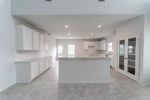 5202 Olene Flts, Von Ormy, TX 78073 photo 5
