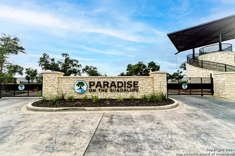 1922 Paradise Pkwy, Canyon Lake, TX 78133