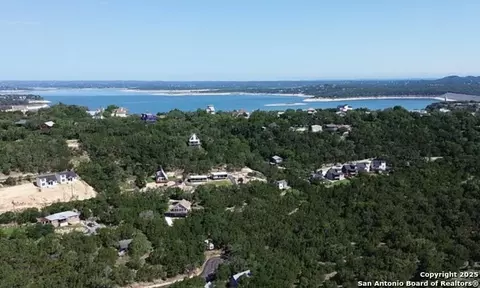 1428 Rockmoor, Canyon Lake, TX 78133