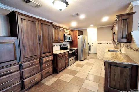 3647 Cameron Spgs, San Antonio, TX 78244
