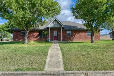 1014 Avenue I, Poteet, TX 78065
