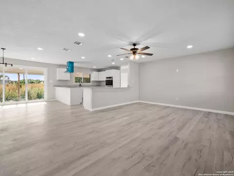 Living - 19551 Fm 463, Devine, TX 78016 photo 1 of 7