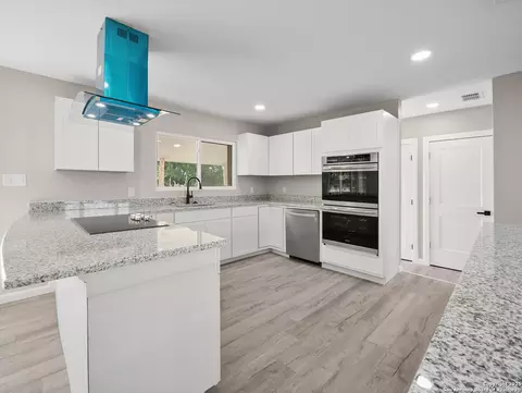 Kitchen - 19551 Fm 463, Devine, TX 78016 photo 1 of 4