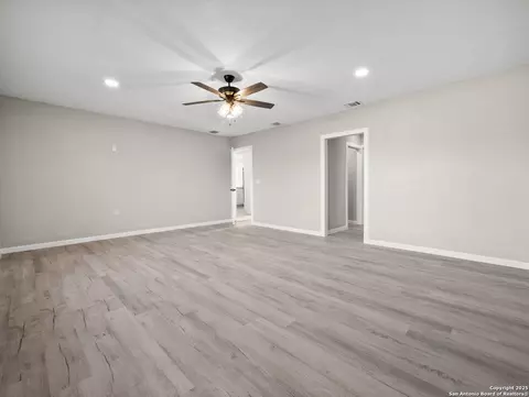 Living - 19551 Fm 463, Devine, TX 78016 photo 6 of 7