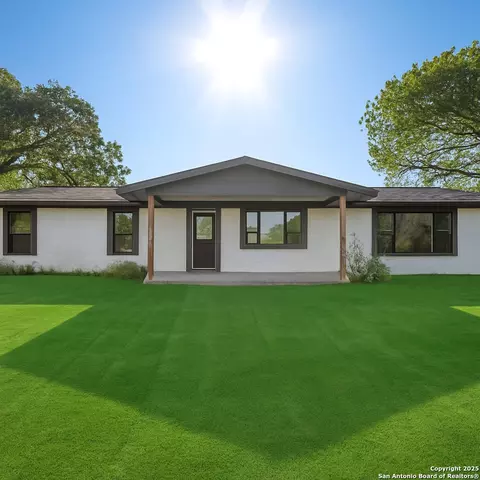19551 Fm 463, Devine, TX 78016