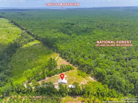 6340 Boulware Hudspeth, Zavalla, TX 75980